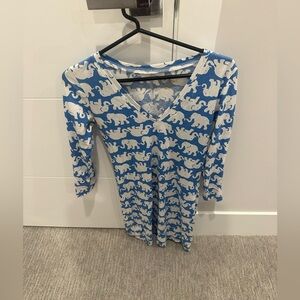 Lilly Pulitzer Elephant Print V Neck Dress Size XS. Blue and white pattern.